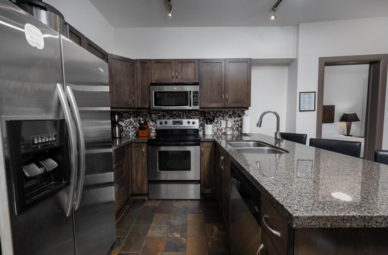 Upgraded Lakeside Resort Dream Vacation Home Kelowna Exterior photo