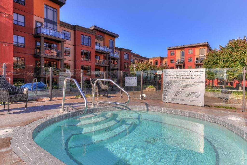 Upgraded Lakeside Resort Dream Vacation Home Kelowna Exterior photo