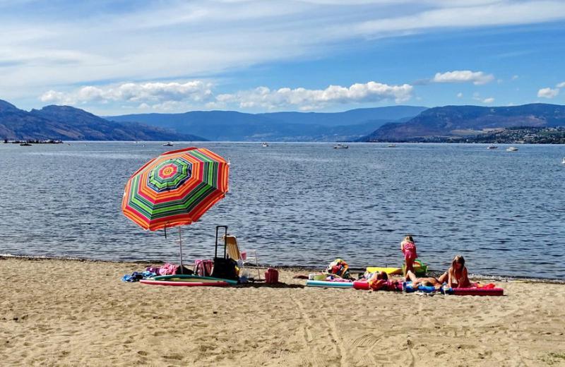 Upgraded Lakeside Resort Dream Vacation Home Kelowna Exterior photo