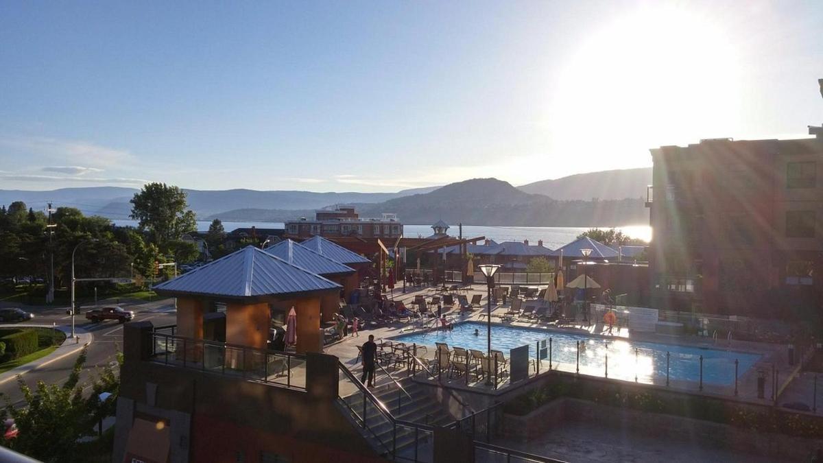 Upgraded Lakeside Resort Dream Vacation Home Kelowna Exterior photo